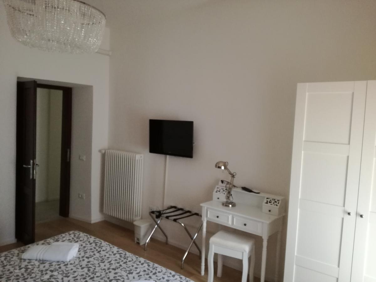 Dante Rooms And Apartment Trient Exterior foto